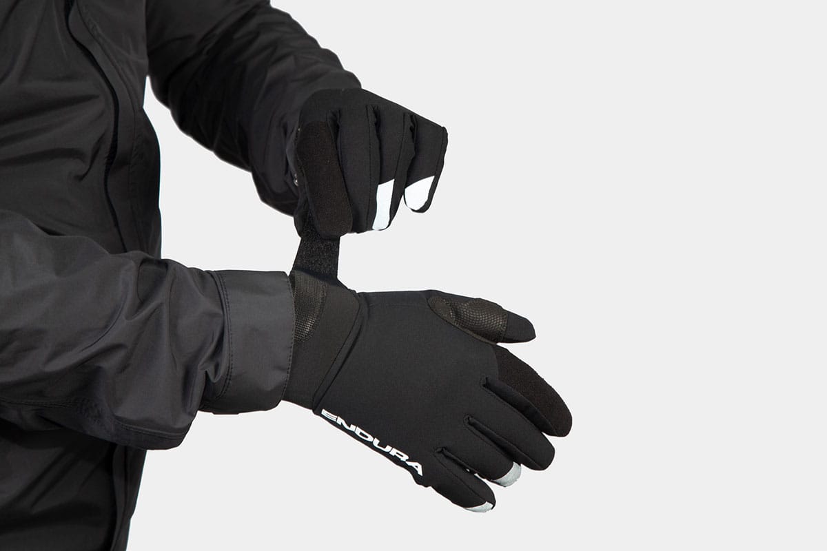 ENDURA STRIKE GLOVE BLACK