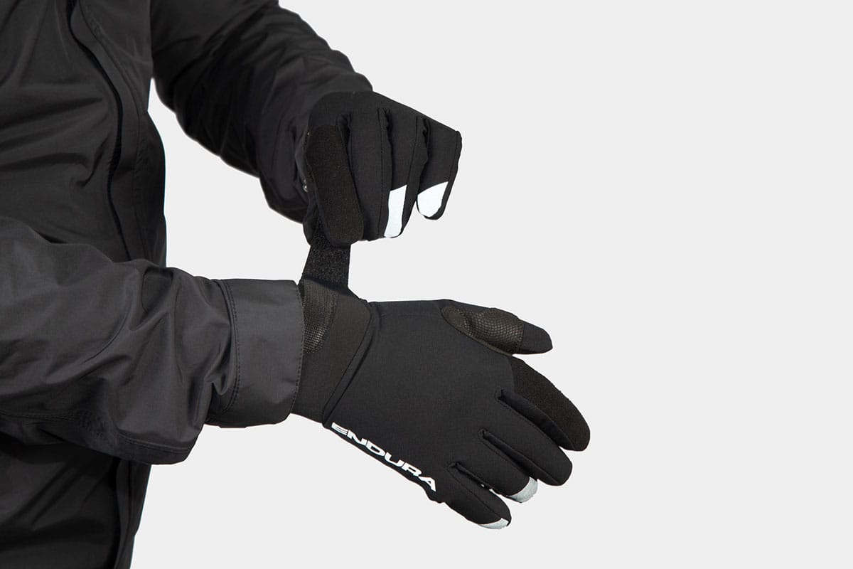 ENDURA STRIKE GLOVE - BLACK