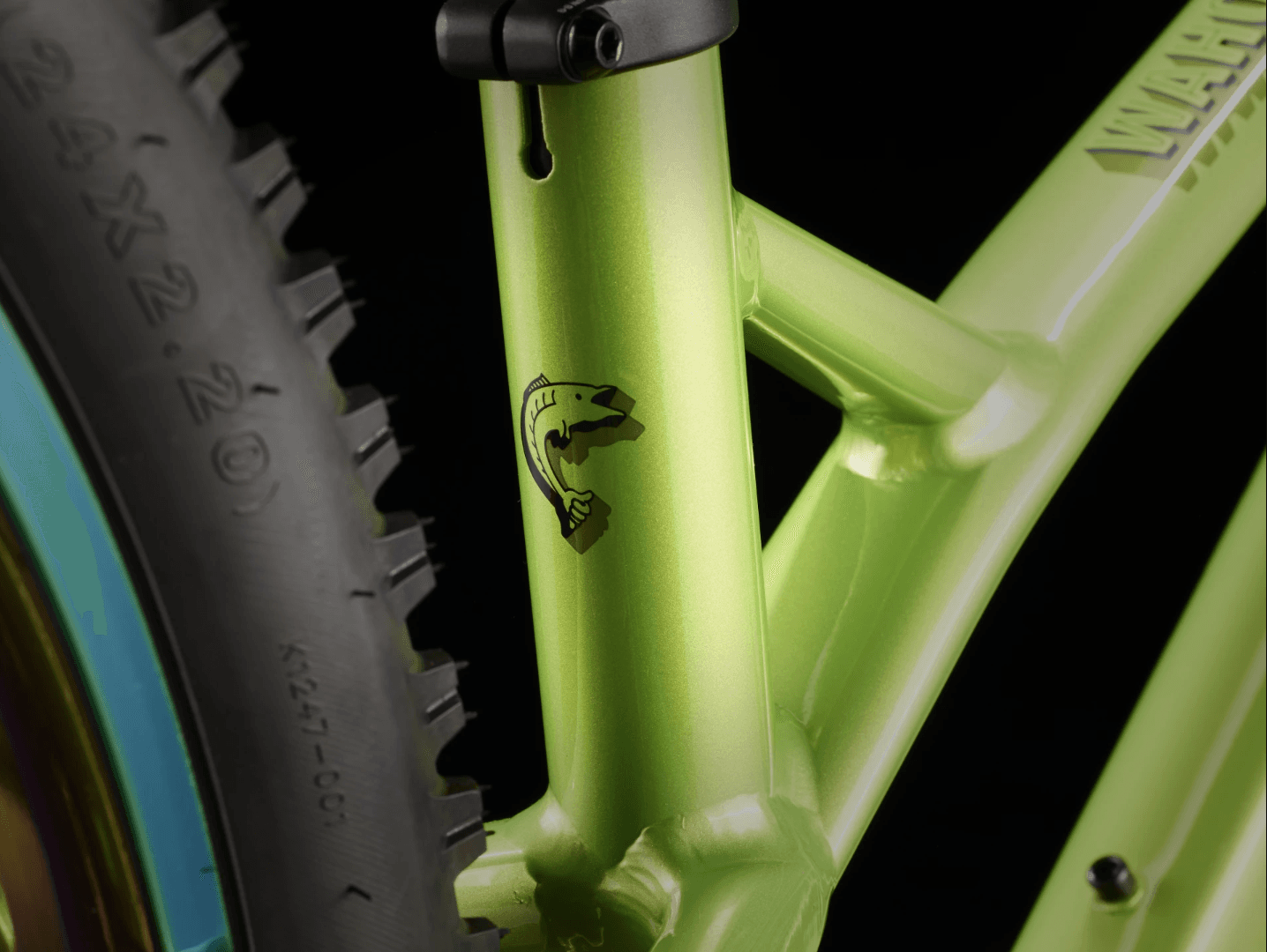 Surge boys bike top