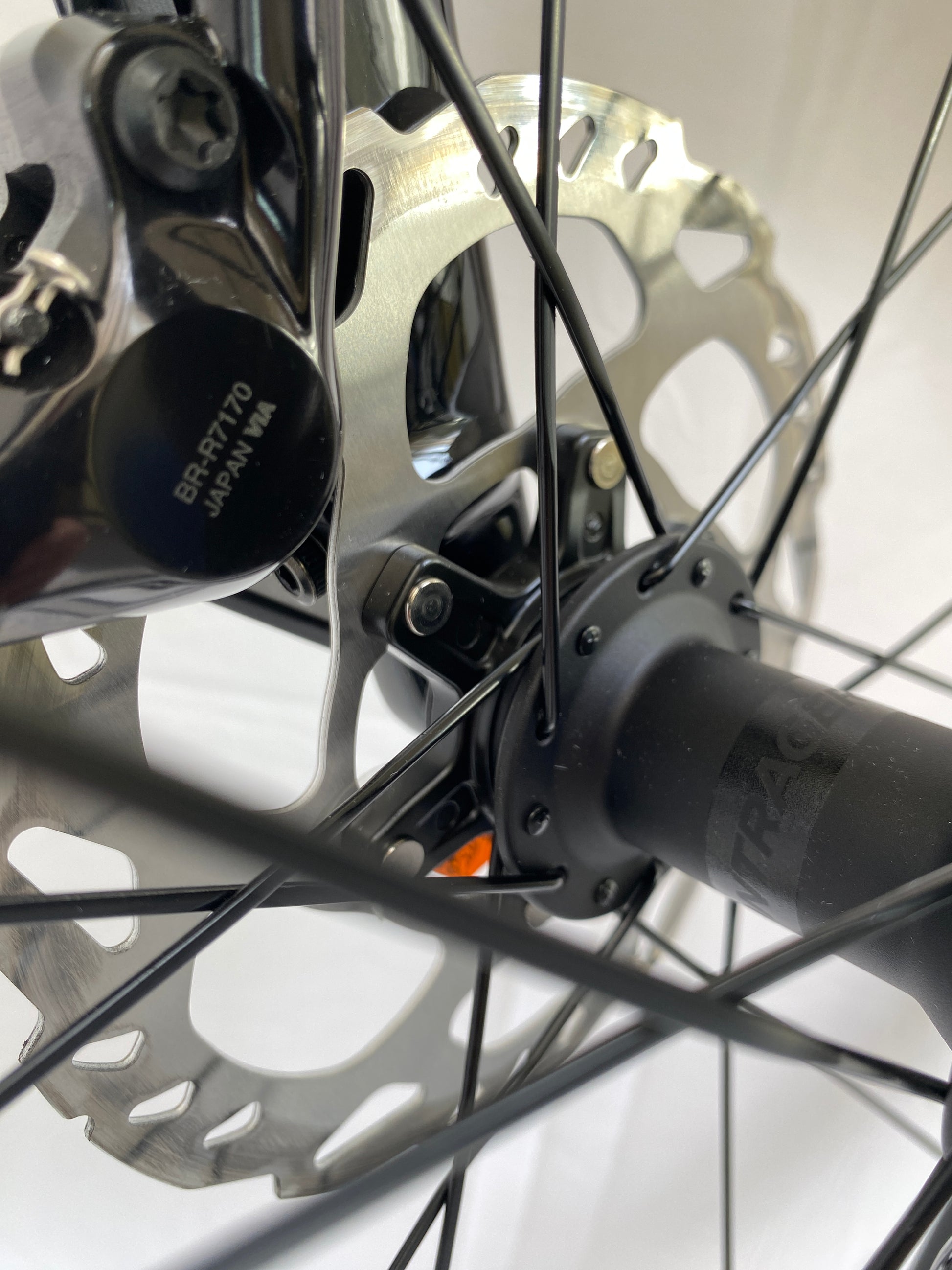 TREK MADONE SL 6 GEN 8 ROAD BIKE 2025 MATTE DARK WEB **EX DEMO**