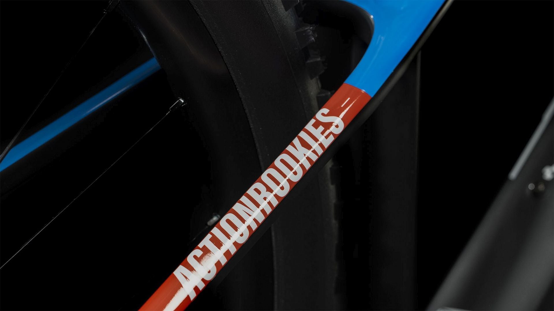 CUBE ELITE 240 C:62 PRO KID'S MTB BIKE 2025 CARBON' N 'BLUE' N 'RED