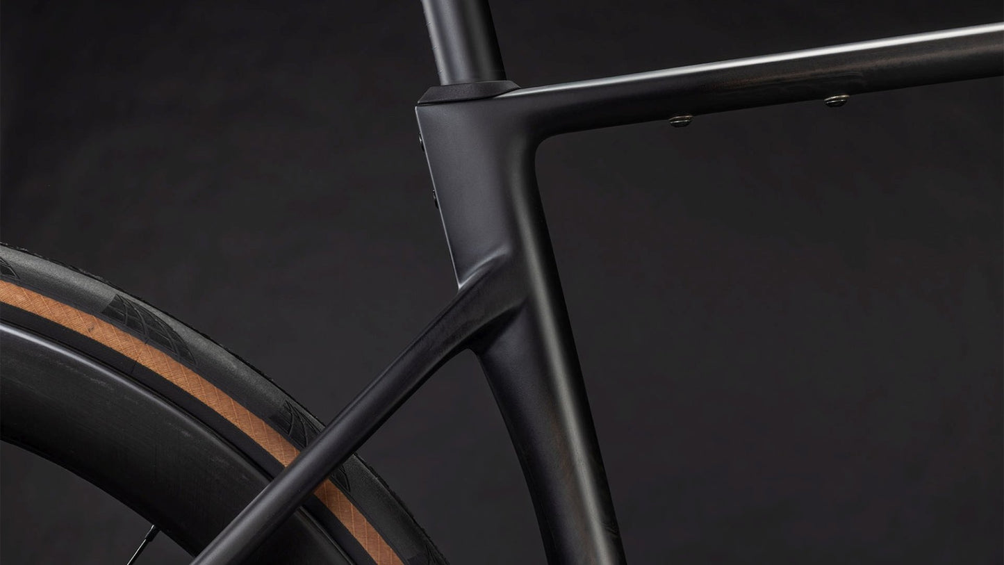 CUBE ATTAIN C:62 SLT ROAD BIKE 2026 CARBON' N 'COALCHROME