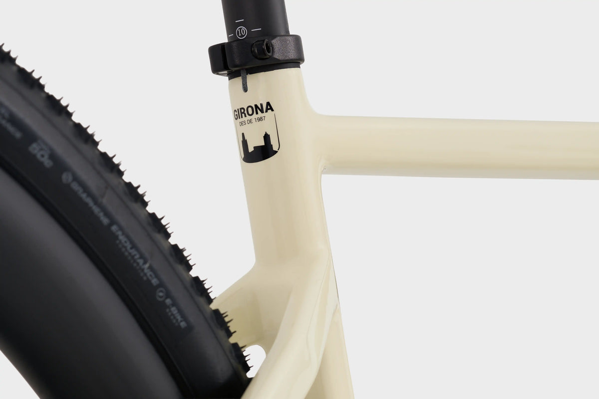 MEGAMO ALONG FLAT-BAR GRAVEL eBIKE 2027 SAND