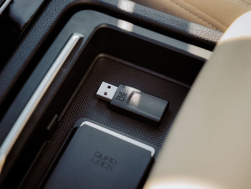 QUAD LOCK WIRELESS CARPLAY/ANDROID AUTO ADAPTOR