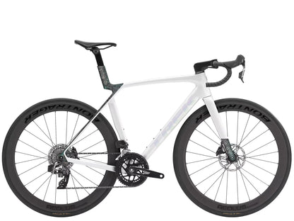 TREK MADONE SL 6 AXS GEN 8 ROAD BIKE 2026 GLOSS CRYSTAL WHITE/MATTE DEEP SMOKE
