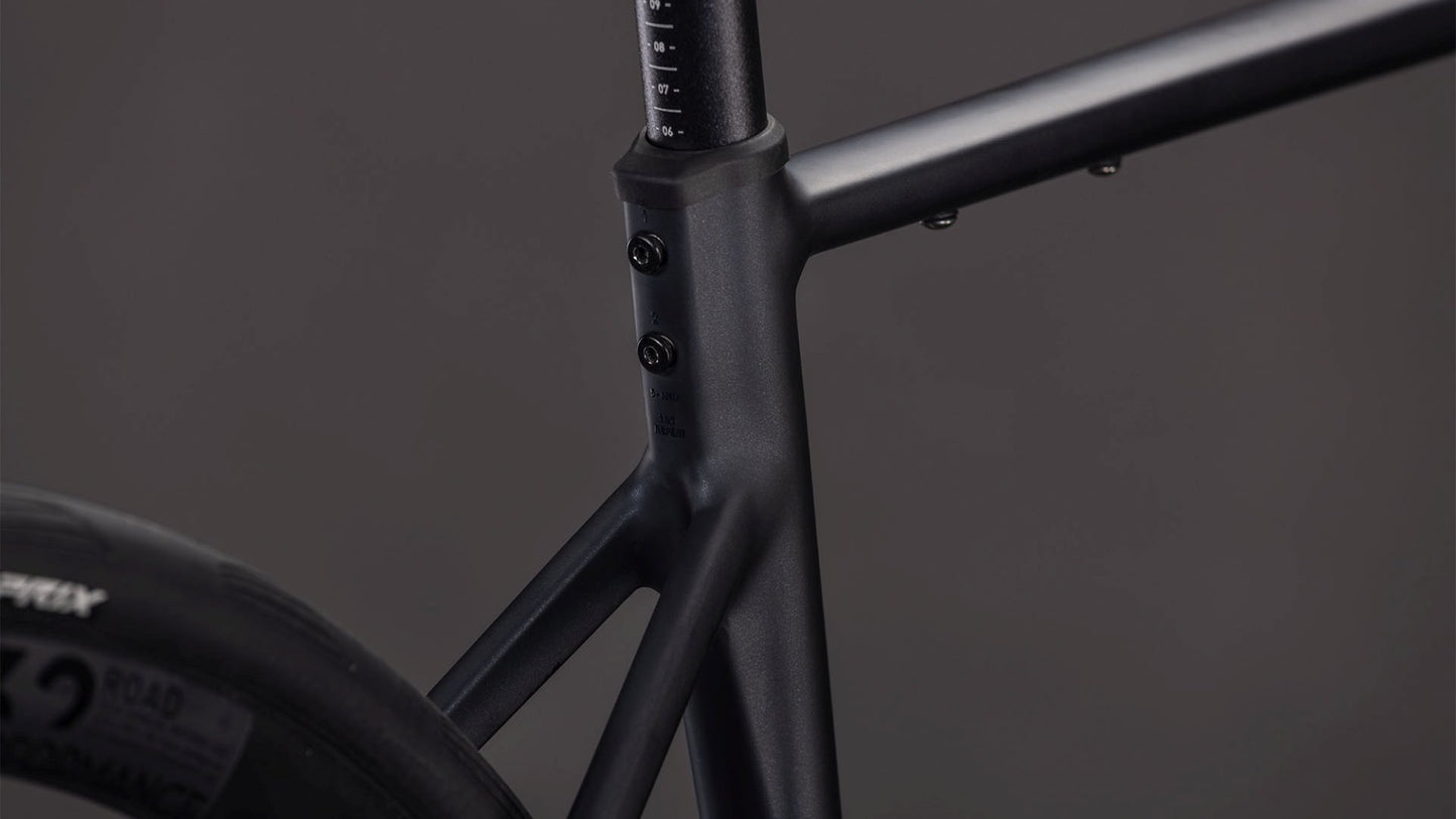 CUBE ATTAIN SLX ROAD BIKE 2026 COAL' N 'PRISM