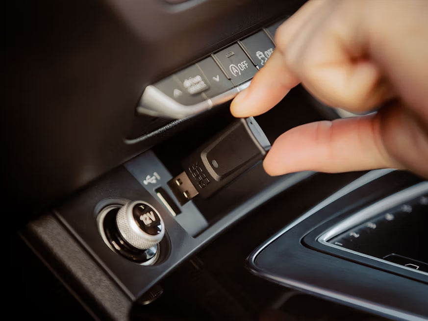 QUAD LOCK WIRELESS CARPLAY/ANDROID AUTO ADAPTOR