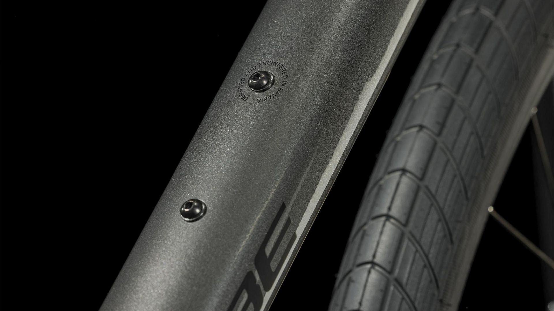 CUBE HYDE CITY BIKE 2023 GRAPHITE 'N' BLACK