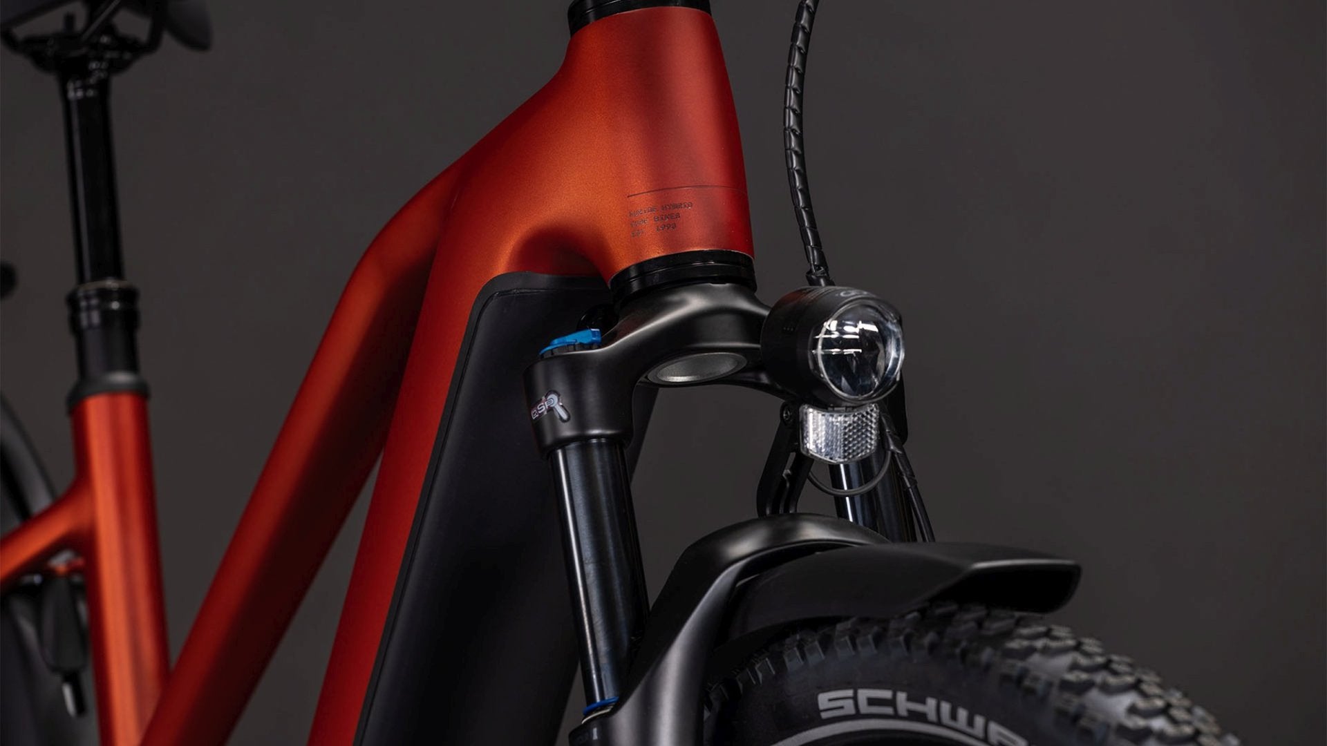 CUBE NURIDE HYBRID PRO 600 TRAPEZE eTREKKING BIKE 2026 CHILLI' N 'BLACK