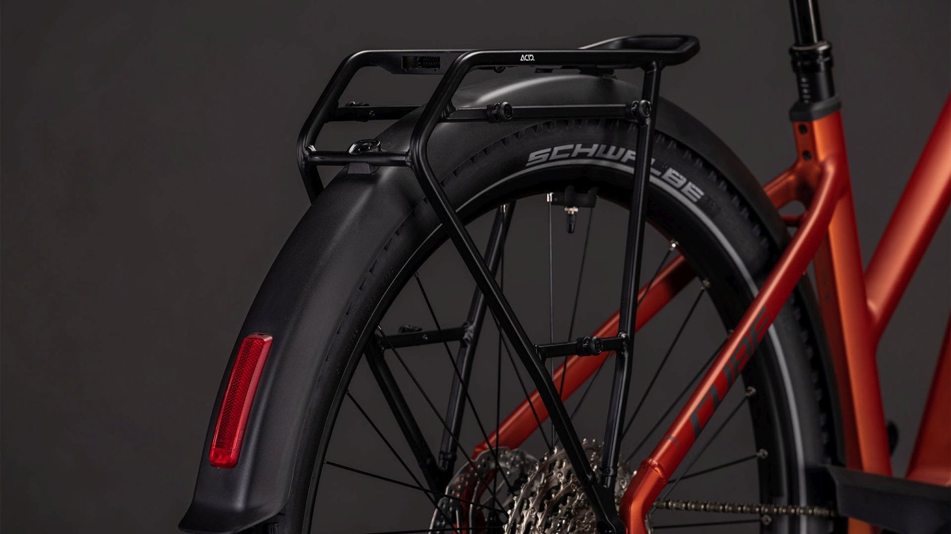CUBE NURIDE HYBRID PRO 600 TRAPEZE eTREKKING BIKE 2026 CHILLI' N 'BLACK