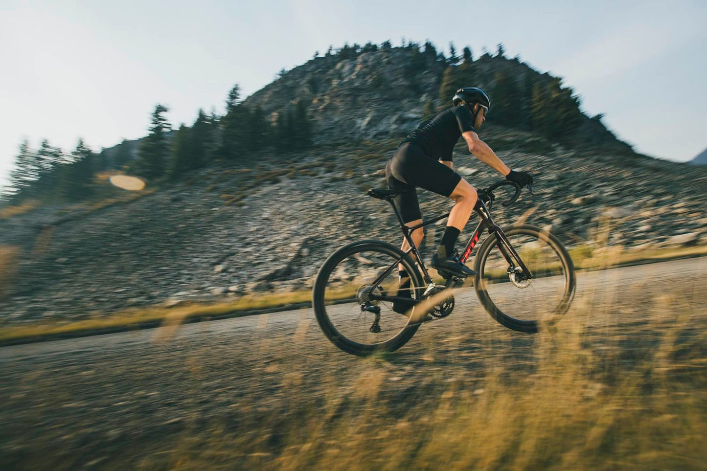 GIANT CXR 1 TUBELESS DISC GRAVEL WHEEL