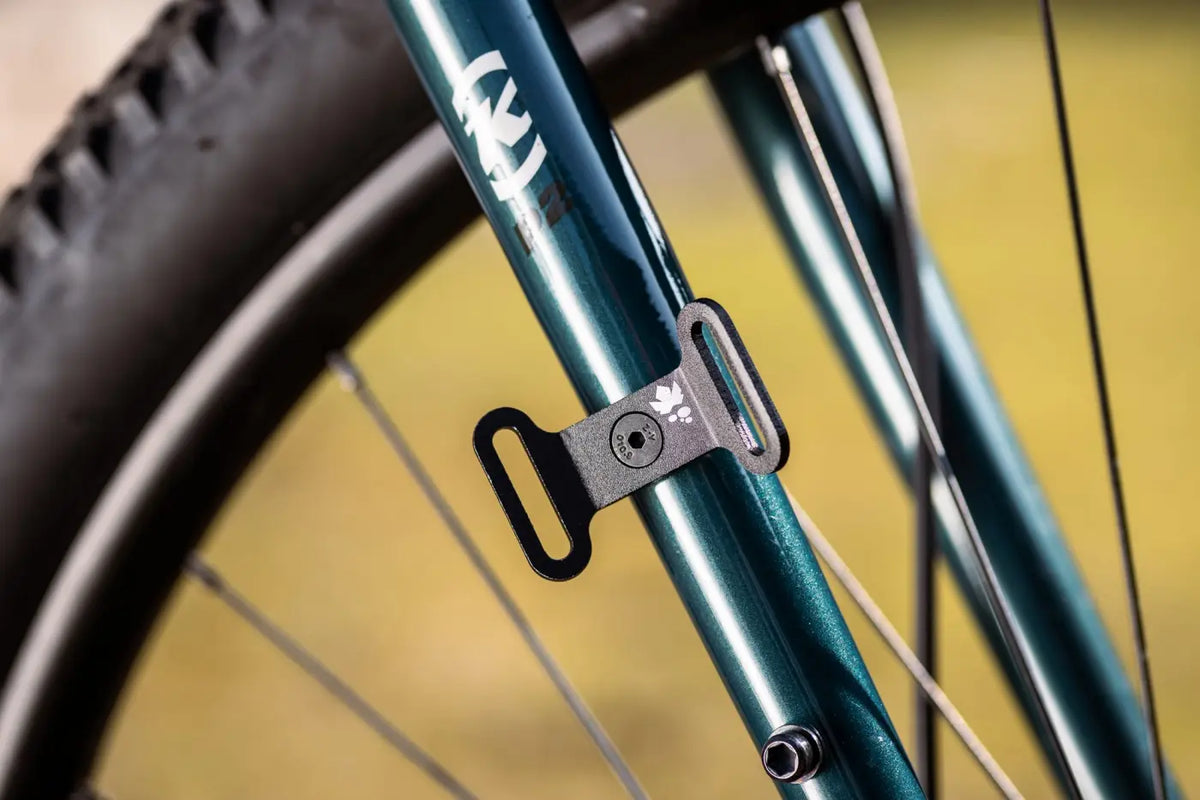 MISS GRAPE ORECCHIETTE LUGGAGE RACK