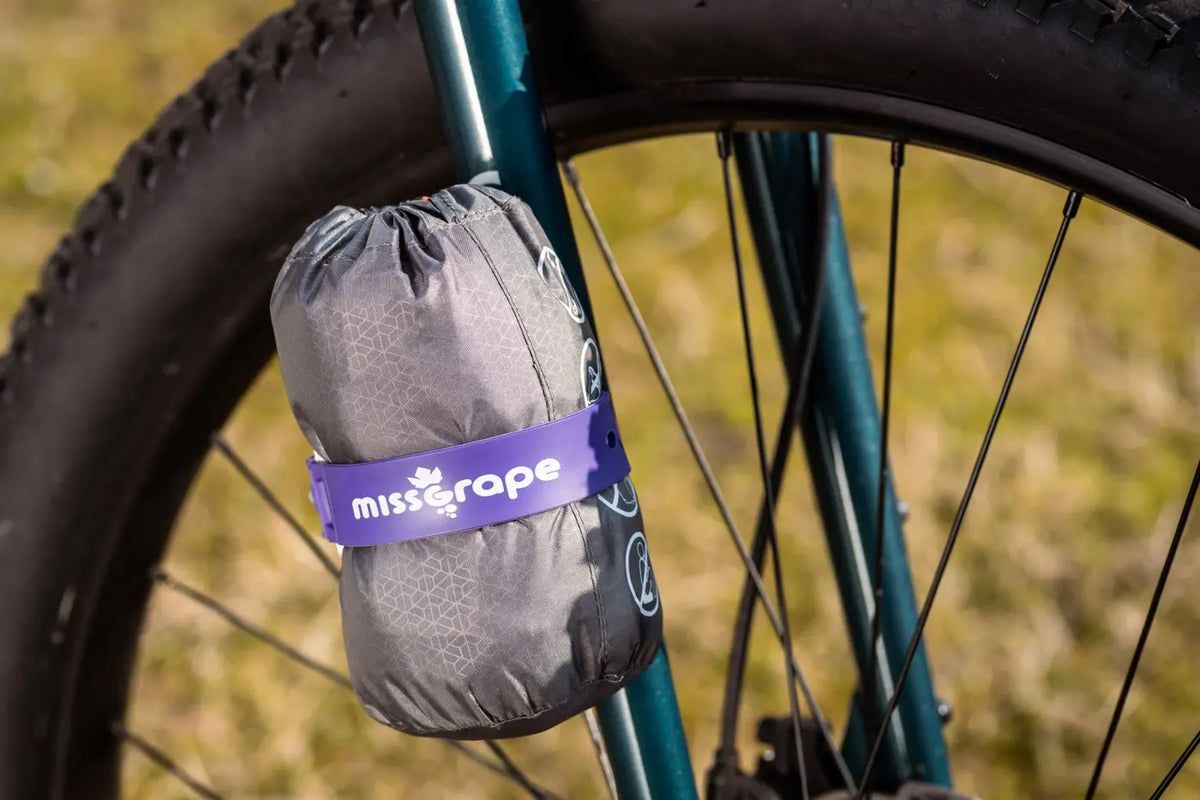 MISS GRAPE ORECCHIETTE LUGGAGE RACK