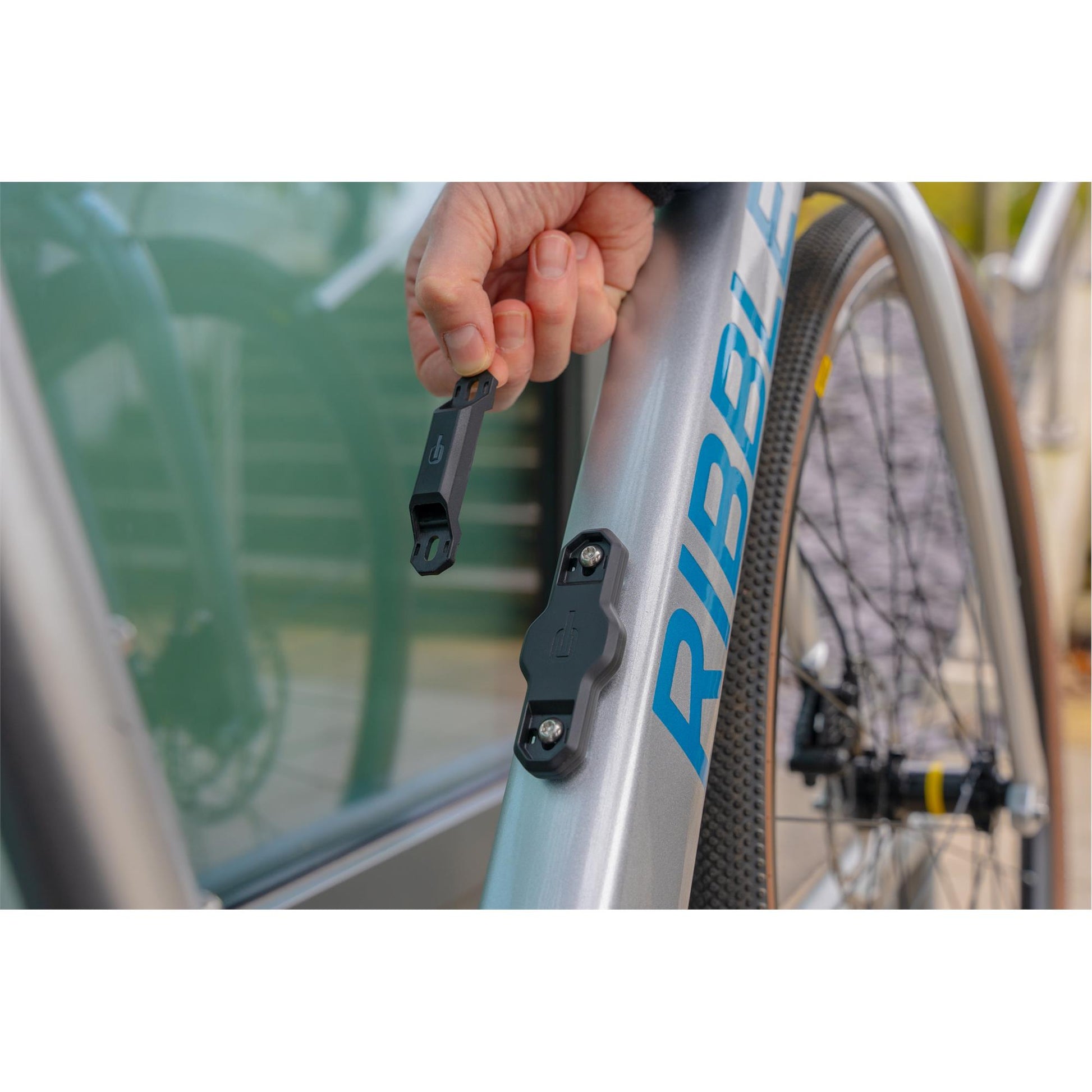 HIPLOK TRACK WITH ZLOK BRACKET