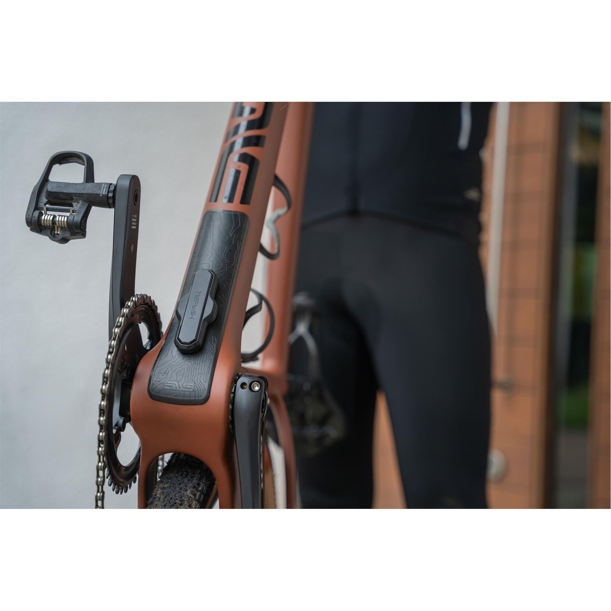 HIPLOK TRACK WITH ZLOK BRACKET
