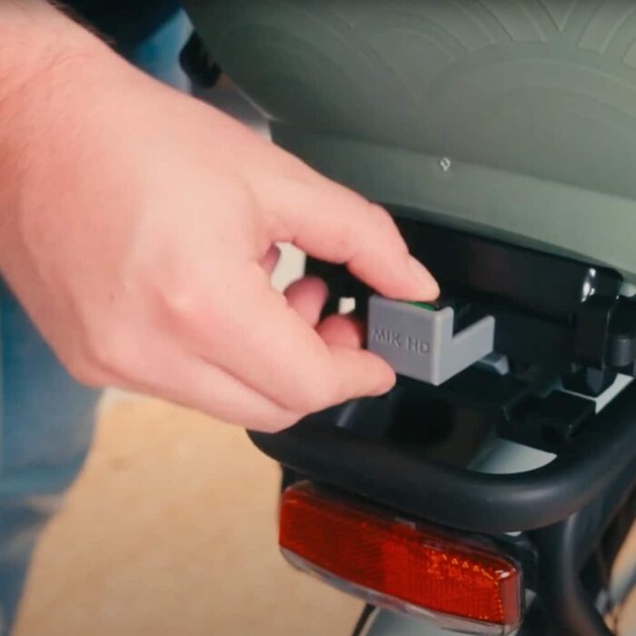 URBAN IKI REAR SEAT TA-KE MIK HD
