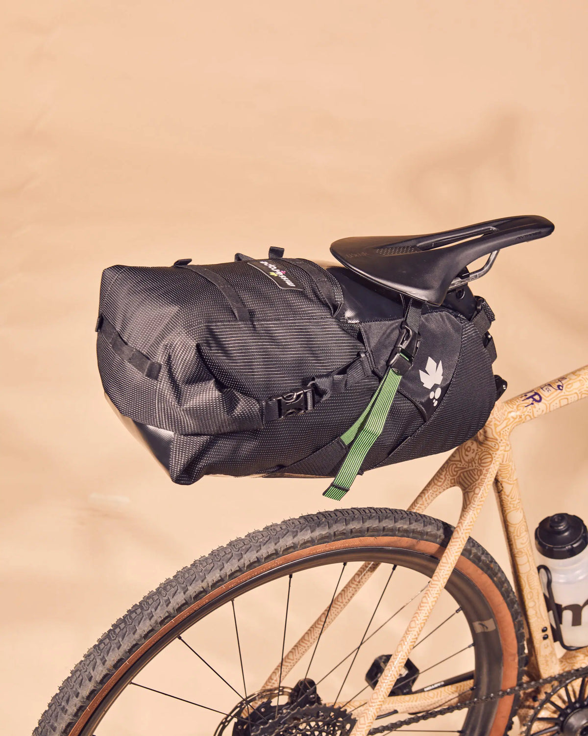 MISS GRAPE CLUSTER 20 WP SADDLE BAG