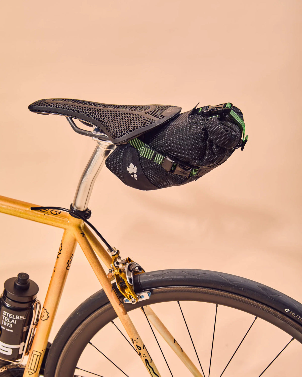 MISS GRAPE CLUSTER 2 WP SADDLE BAG