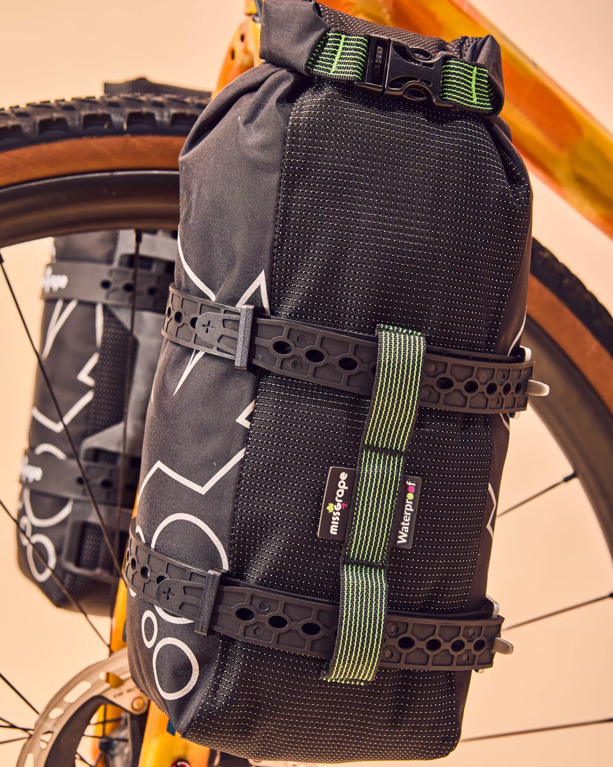 MISS GRAPE TRUNK  WP FORK BAG