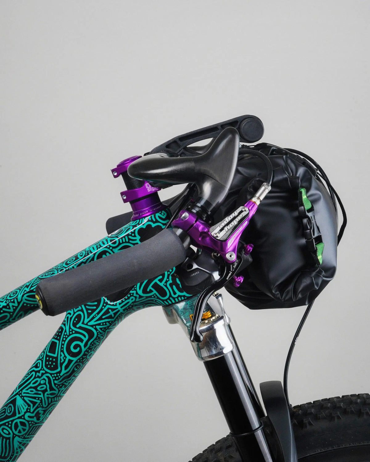 MISS GRAPE TRUNK 8 WP BAR BAG