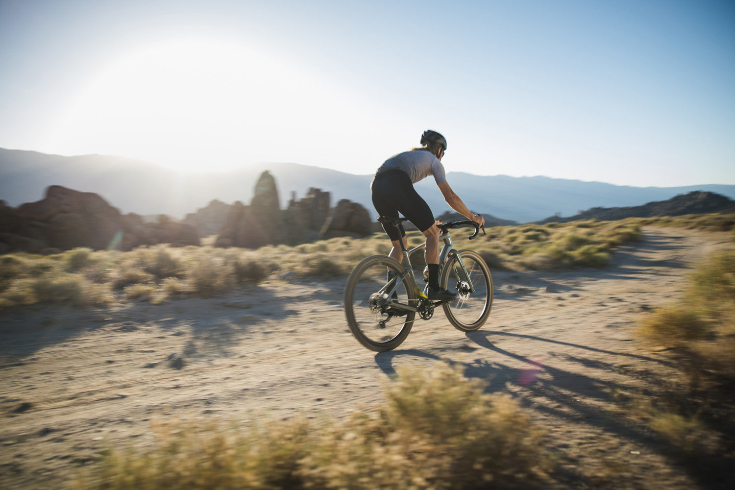 GIANT REVOLT ADVANCED 0 GRAVEL BIKE 2025 GLOSS AURORA NOISE
