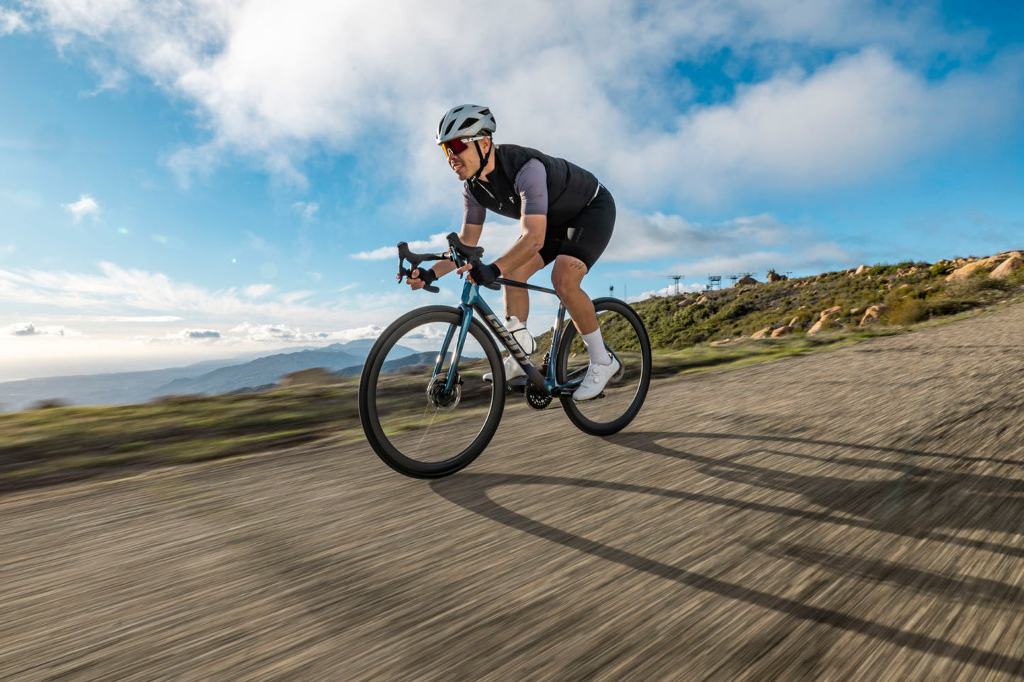 GIANT TCR ADVANCED PRO 0 AXS ROAD BIKE 2025 GLOSS OCEAN TWILIGHT/LIGHTNING SILVER