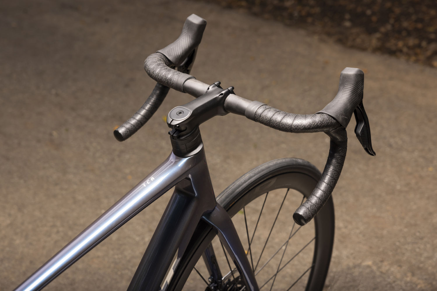 GIANT TCR ADVANCED PRO 0 AXS ROAD BIKE 2025 GLOSS OCEAN TWILIGHT/LIGHTNING SILVER