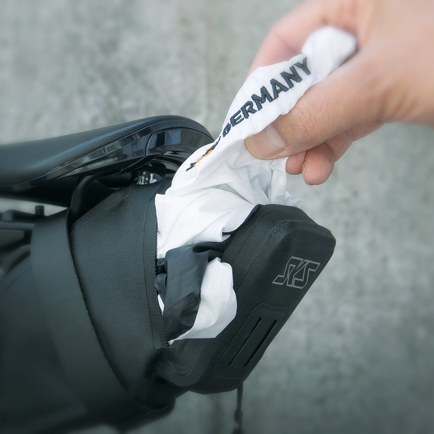 SKS RACE SADDLE BAG L