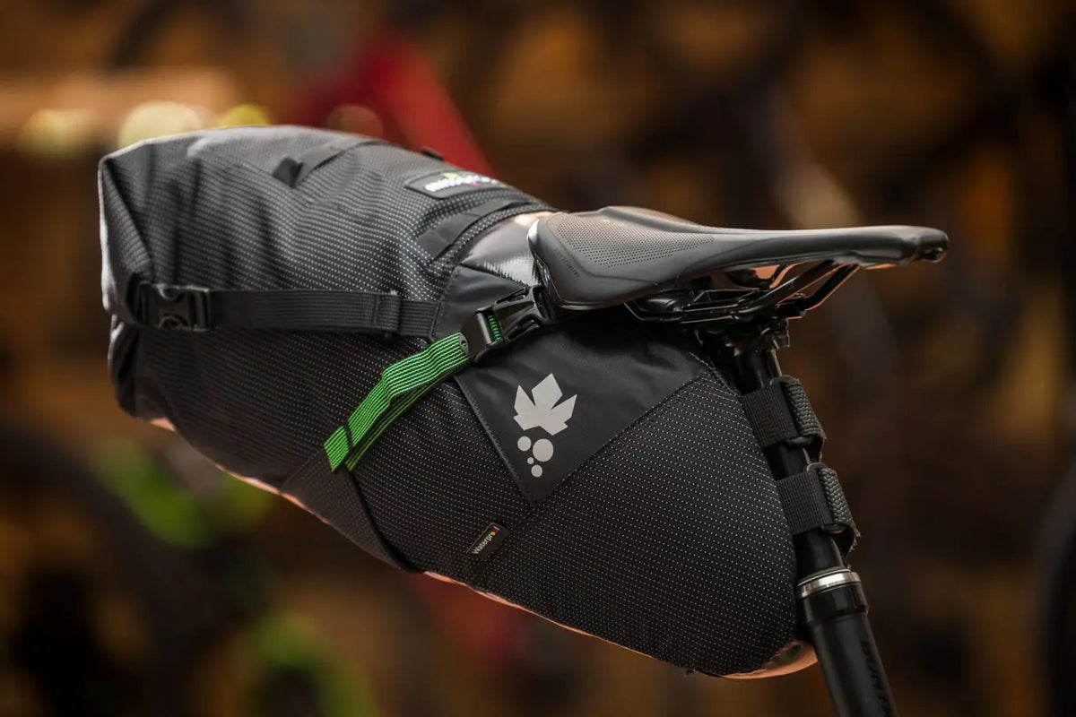 MISS GRAPE CLUSTER 20 WP SADDLE BAG