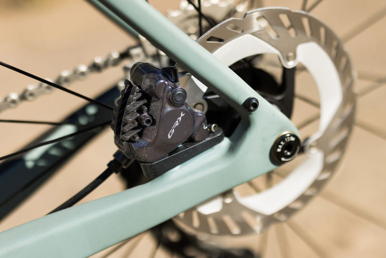 SHIMANO GRX BR-RX820 FLAT-MOUNT BRAKE CALLIPER FRONT