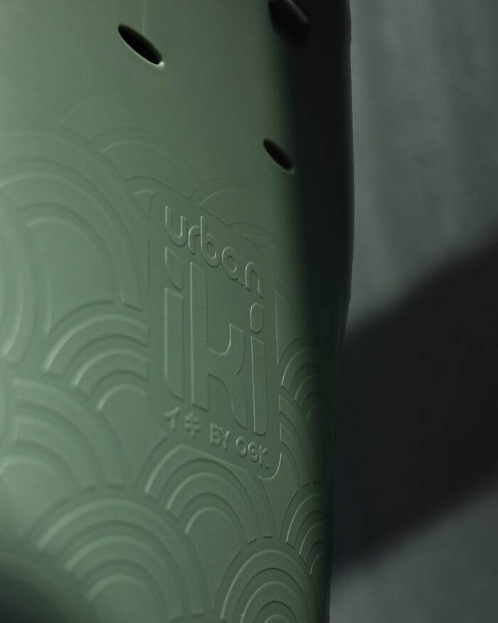 URBAN IKI REAR SEAT TA-KE MIK HD