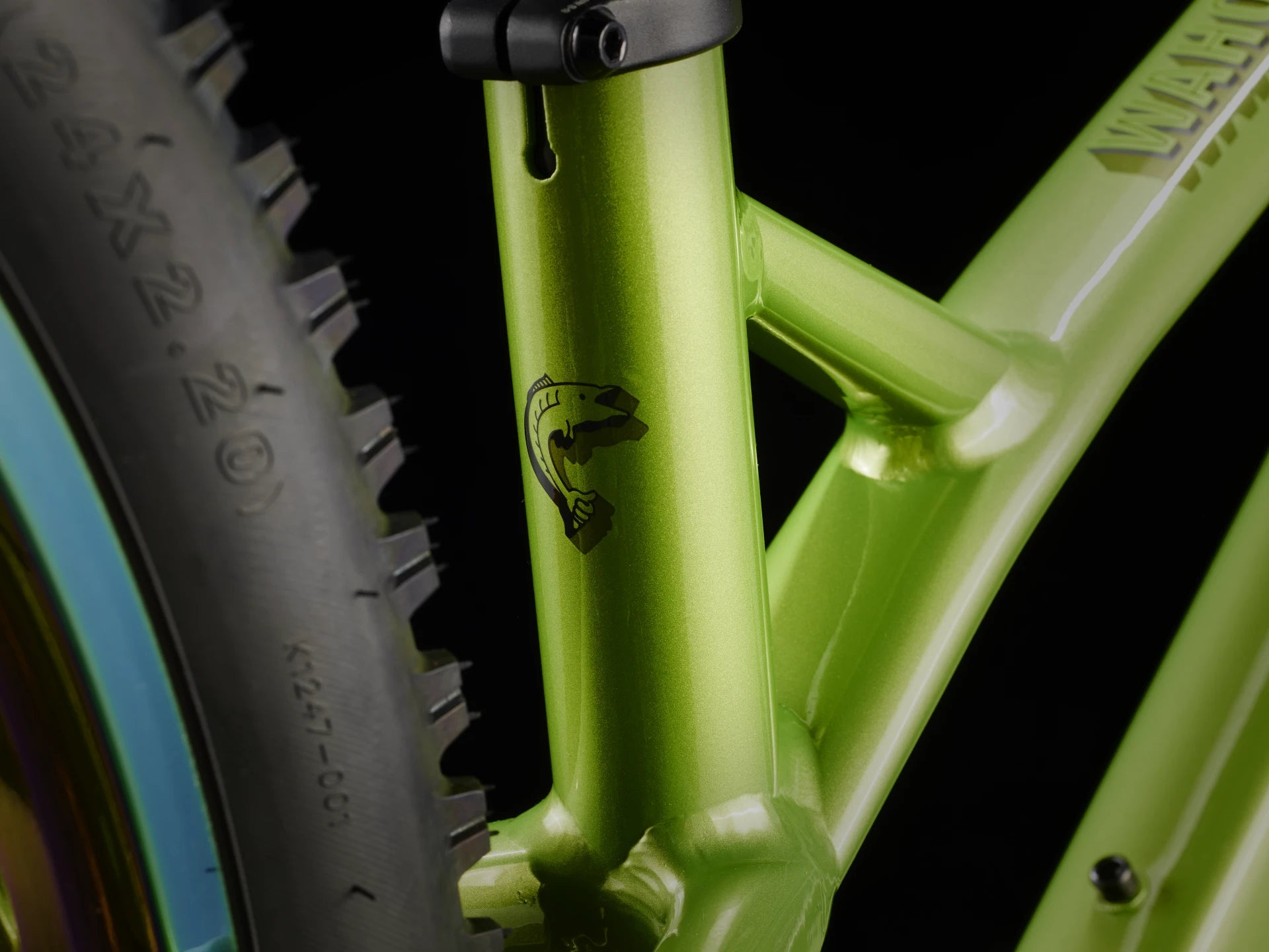 TREK WAHOO TRAIL 24 KIDS BIKE 2025 POWER SURGE