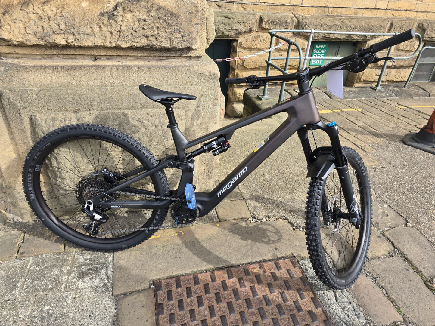 MEGAMO REASON CARBON 05 FS eMTB BIKE 2027 GARNET