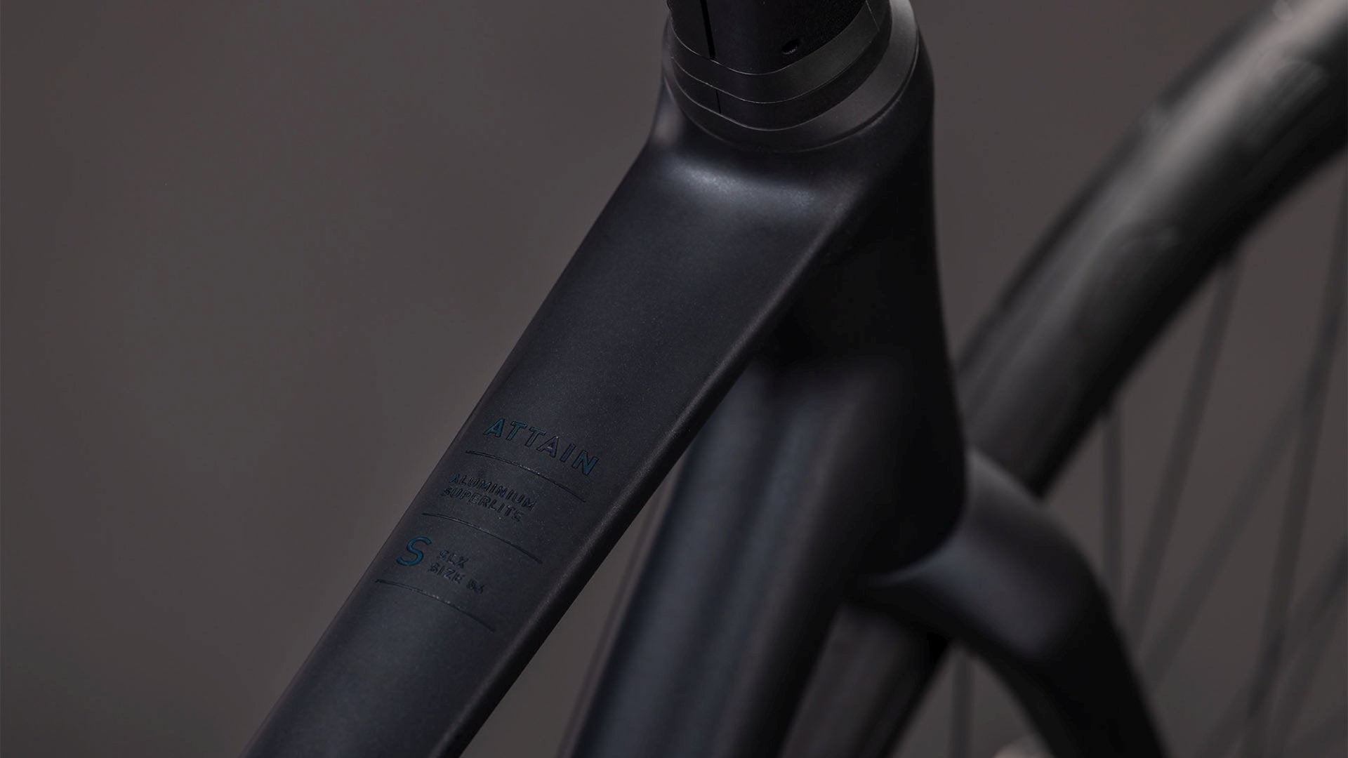 CUBE ATTAIN SLX ROAD BIKE 2026 COAL' N 'PRISM
