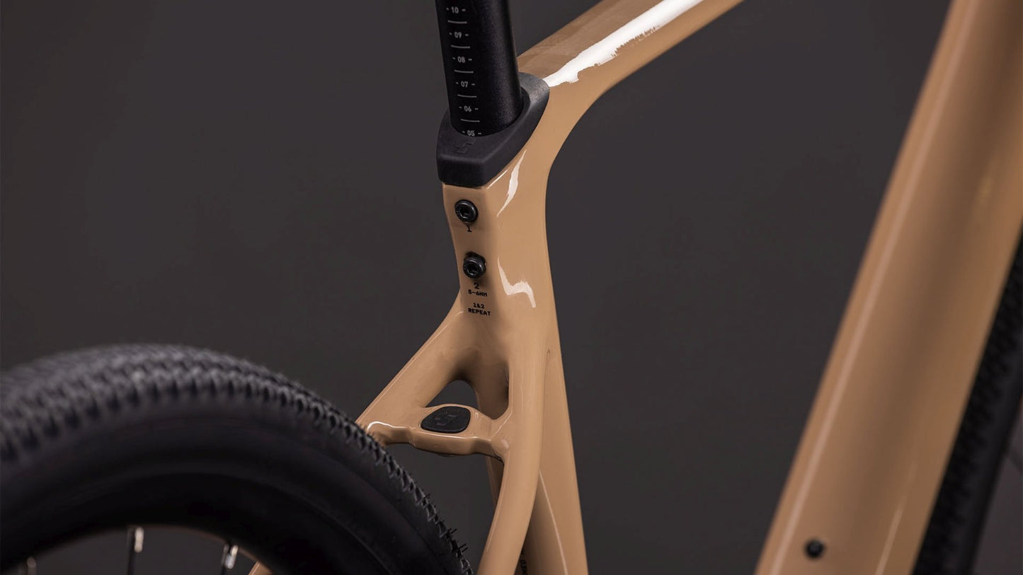 CUBE NUROAD RACE GRAVEL BIKE 2026 CAPPUCCINO' N 'BLACK