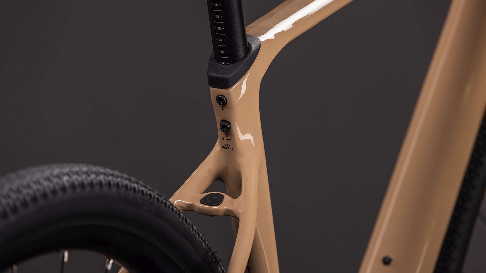 CUBE NUROAD RACE GRAVEL BIKE 2026 CAPPUCCINO' N 'BLACK