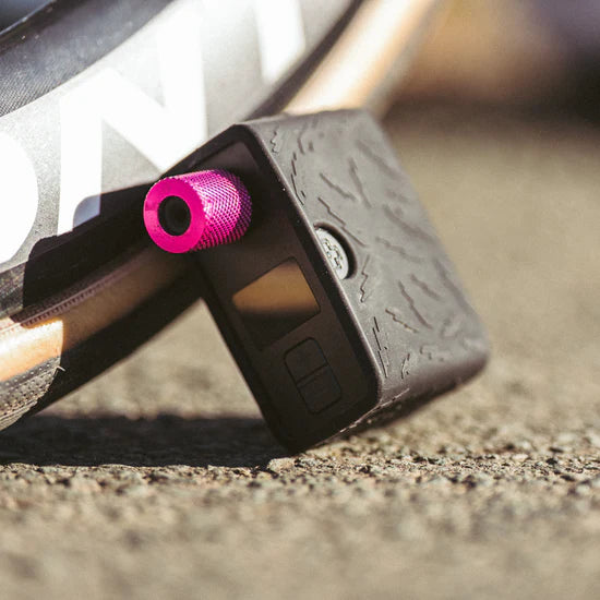 MUC-OFF AIRMACH ELECTRIC MINI INFLATOR PRO BATTERY PUMP