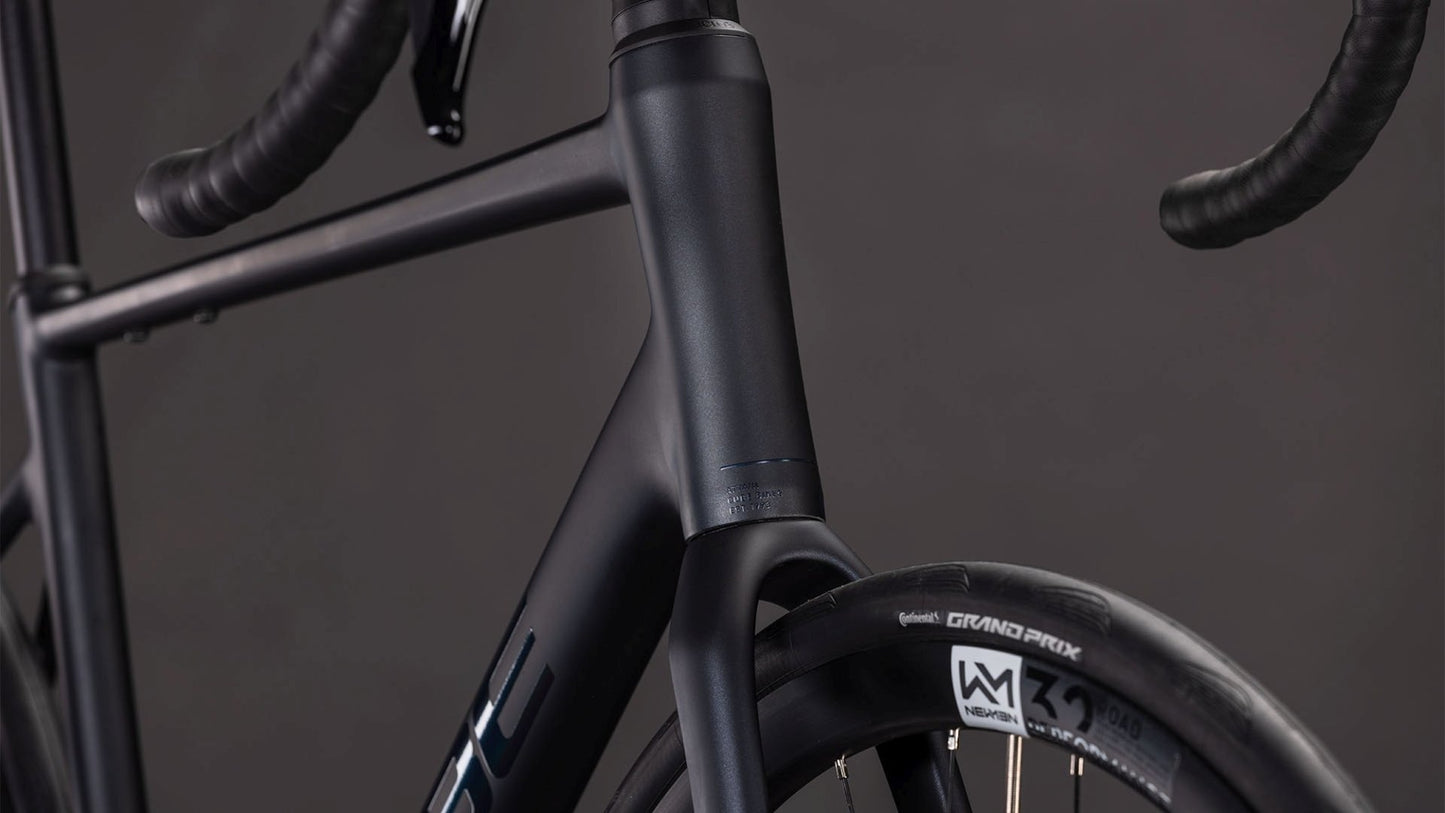 CUBE ATTAIN SLX ROAD BIKE 2026 COAL' N 'PRISM