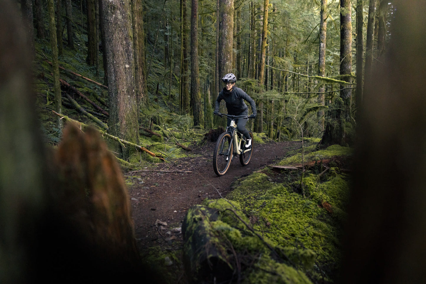 GIANT LIV EMBOLDEN FULL SUSPENSION MTB BIKE 2027 PALE MOSS