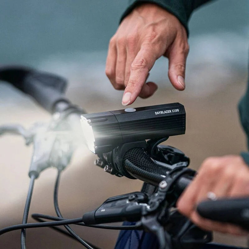 BLACKBURN DAYBLAZER 1500 FRONT + DAYBLAZER 65 REAR LIGHT SET