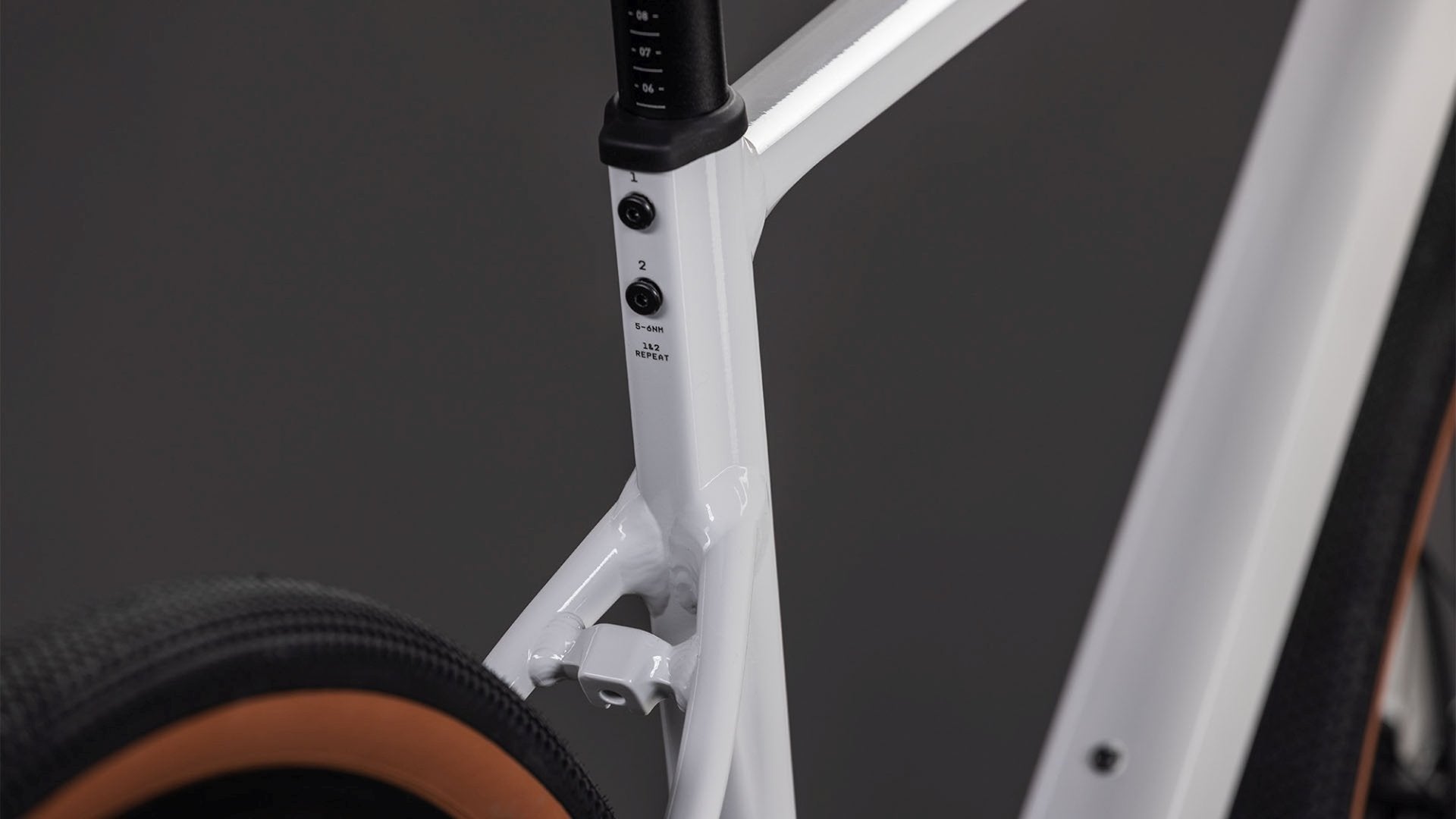 CUBE NUROAD EX GRAVEL BIKE 2026 COTTON' N 'GREY