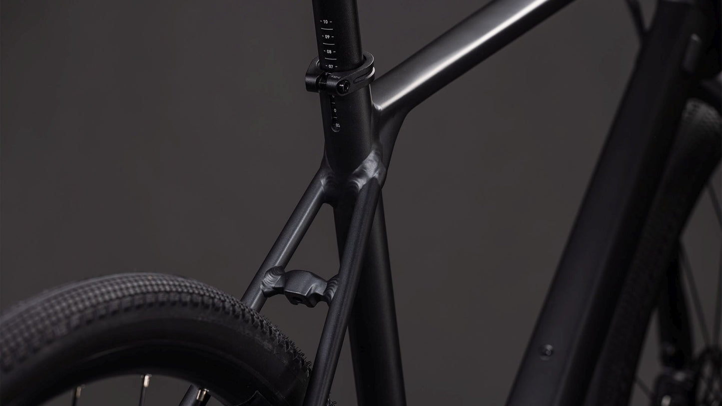 CUBE NULANE PRO GRAVEL BIKE 2026 GREY' N 'CHROME