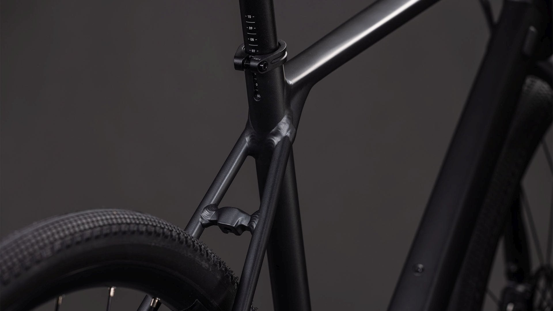 CUBE NULANE PRO GRAVEL BIKE 2026 GREY' N 'CHROME