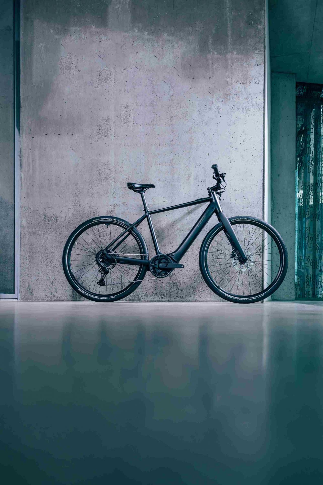 CUBE EDITOR HYBRID PRO 400X URBAN eBIKE 2025 BLACK 'N' SPECTRAL