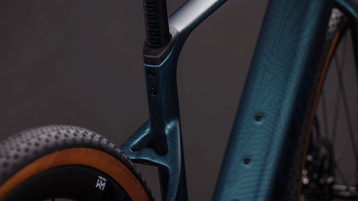 CUBE NUROAD HYBRID C:62 SLT 400X eGRAVEL BIKE 2026 ROYALGREEN' N 'CRISSCROSS