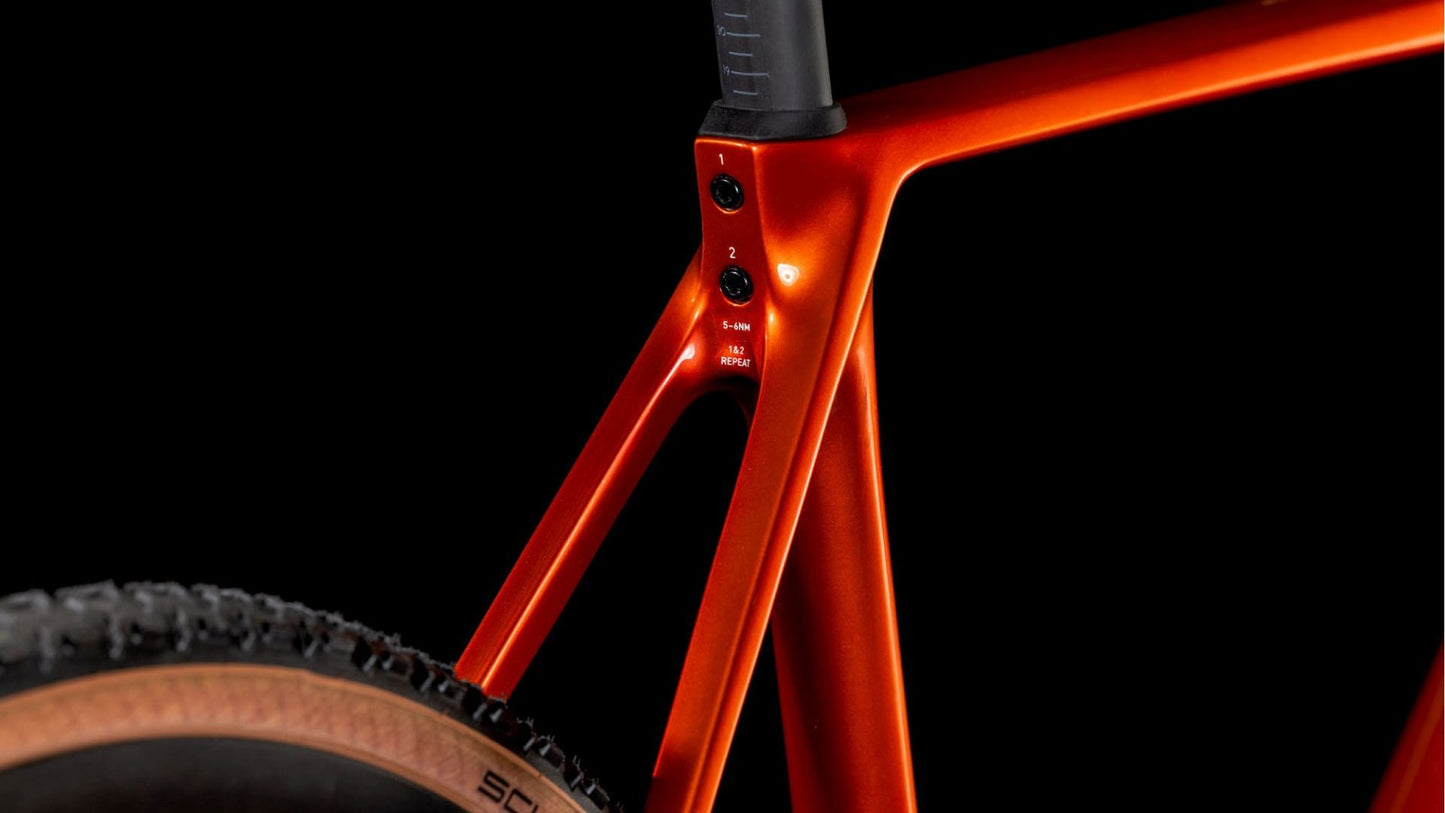 CUBE CROSS RACE C:62 SLX CYCLOCROSS BIKE 2025 ELECTRICORANGE' N 'WHITE