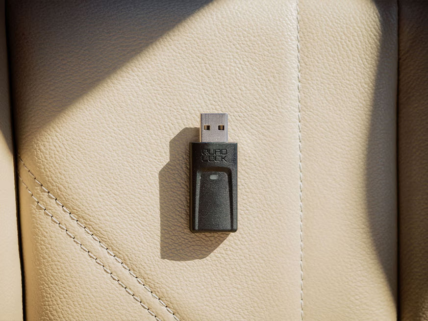QUAD LOCK WIRELESS CARPLAY/ANDROID AUTO ADAPTOR
