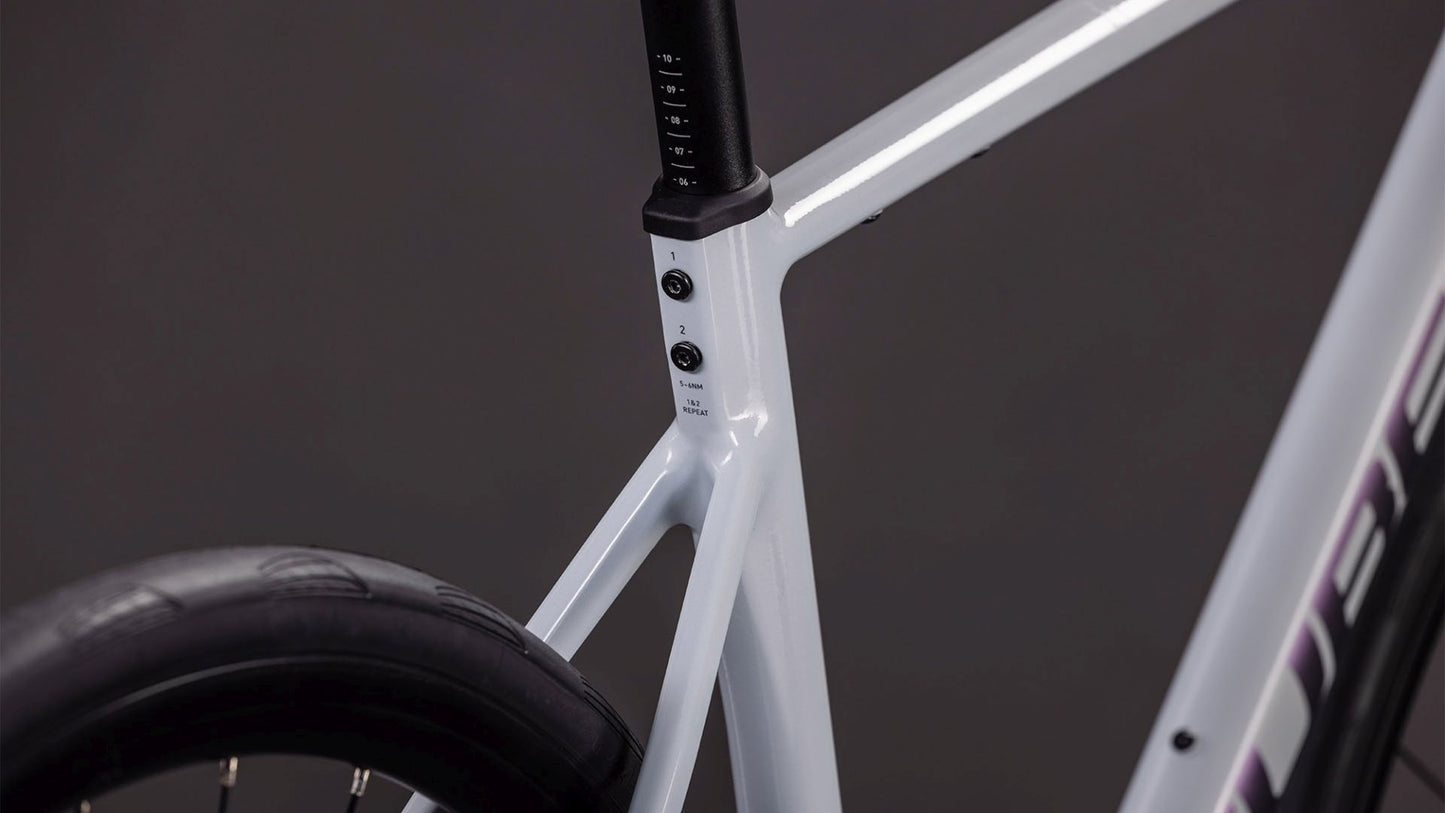 CUBE ATTAIN RACE ROAD BIKE 2026 FOGGREY' N 'SHIFT