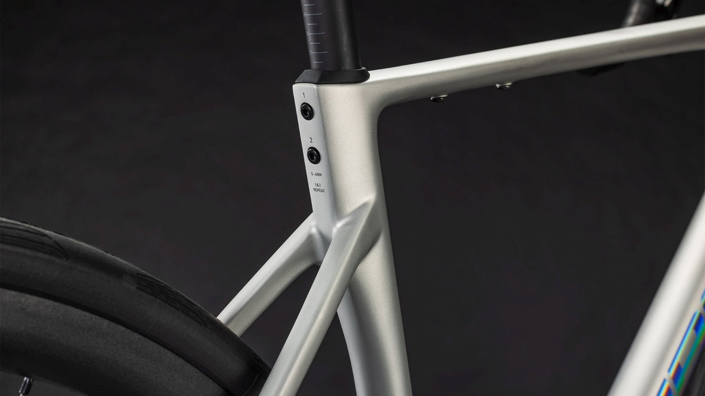 CUBE ATTAIN C:62 SLX ROAD BIKE 2026 SLEEKGREY' N 'PRISM
