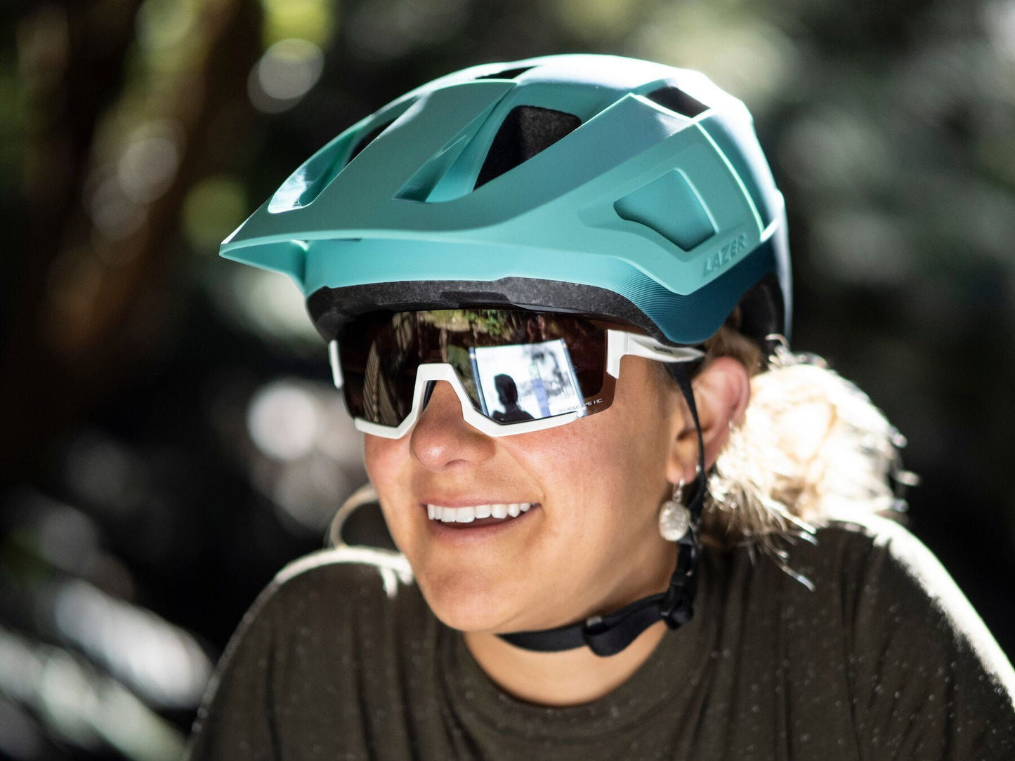 LAZER FINCH KINETICORE UNI-YOUTH HELMET